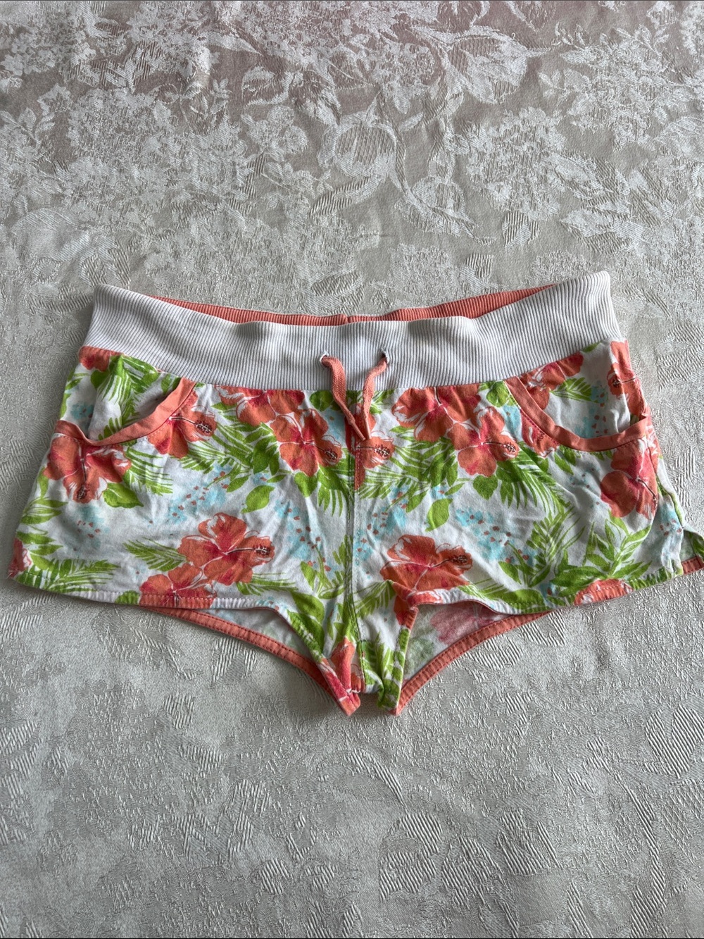 H&M Tropical Hibiscus Lounge Shorts Size 6 Y2K Beachy